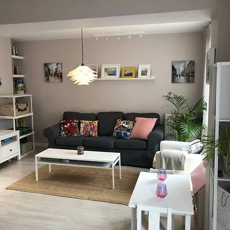Entire Three Bed House With Garden